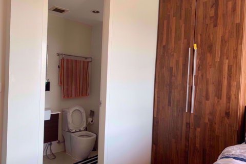 Condominio de 2 dormitorios en Ratchathewi, Bangkok, Tailandia № 76400 - foto 16