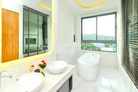 Local comercial 1 m2 en Patong, Tailandia № 131082 - foto 12