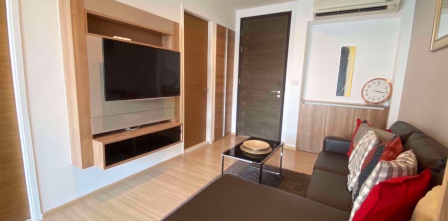 Condo in Khlong Toei, Bangkok, Thailand, 1 bedroom  № 76415