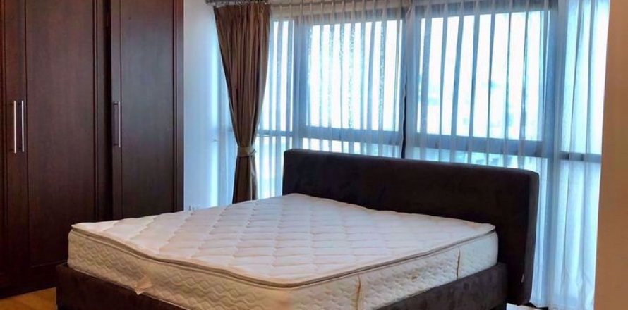 Condominio de 2 dormitorios en Sathon, Bangkok, Tailandia № 76410