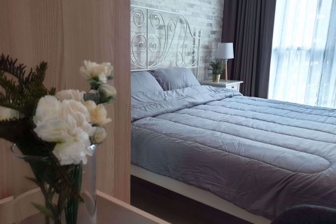 Condominio de 2 dormitorios en Huai Khwang, Bangkok, Tailandia № 76409 - foto 9