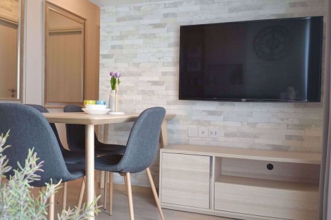 Condominio de 2 dormitorios en Huai Khwang, Bangkok, Tailandia № 76409 - foto 4