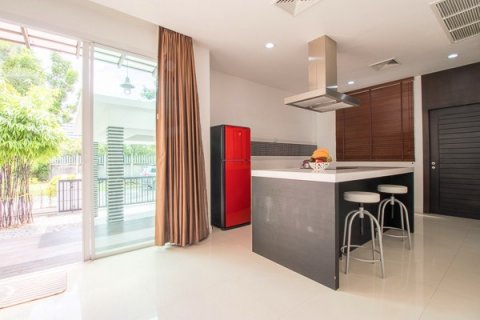 Casa de 3 dormitorios en Hua Hin, Tailandia № 125307 - foto 10