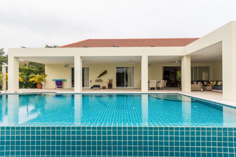 Casa de 3 dormitorios en Hua Hin, Tailandia № 125304 - foto 2