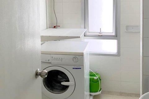 Condo à Phra Khanong, Bangkok, Thaïlande, 2 chambres  № 143727 - photo 4