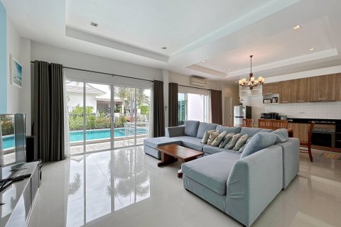 Casa de 3 dormitorios en Hua Hin, Tailandia № 125289 - foto 14