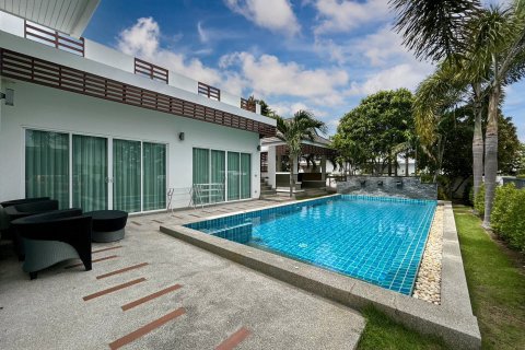 Casa de 3 dormitorios en Hua Hin, Tailandia № 125289 - foto 2