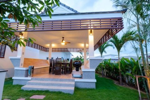 Casa de 3 dormitorios en Hua Hin, Tailandia № 125289 - foto 11