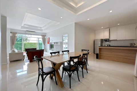 Casa de 3 dormitorios en Hua Hin, Tailandia № 125290 - foto 15