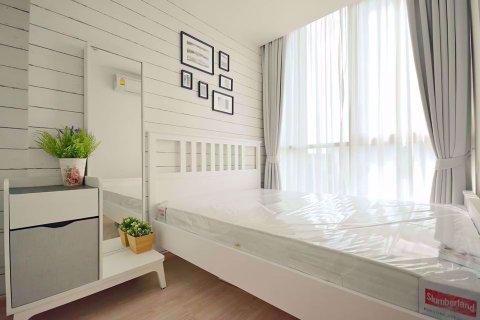 Condominio de 2 dormitorios en Huai Khwang, Bangkok, Tailandia № 77015 - foto 6