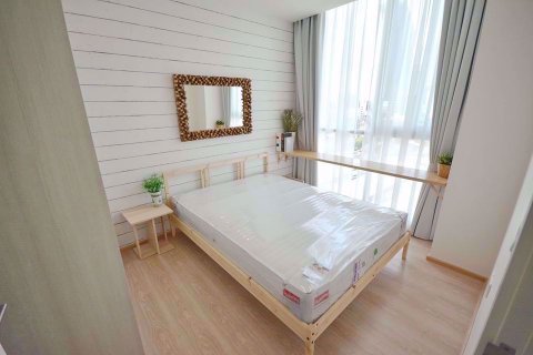 Condominio de 2 dormitorios en Huai Khwang, Bangkok, Tailandia № 77015 - foto 5