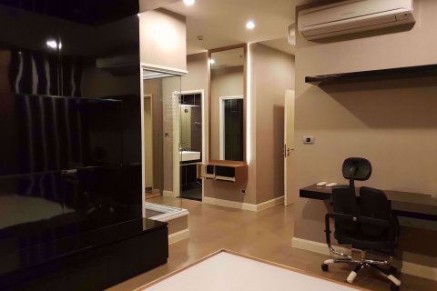Dúplex de 2 dormitorios en Khlong Toei, Bangkok, Tailandia № 77014 - foto 9