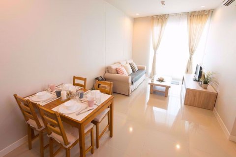 Condominio de 1 dormitorio en Ratchathewi, Bangkok, Tailandia № 77010 - foto 2
