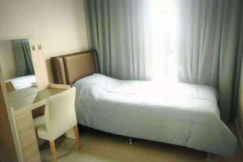 Condo in Huai Khwang, Bangkok, Thailand, 2 bedrooms № 77011 - photo 6