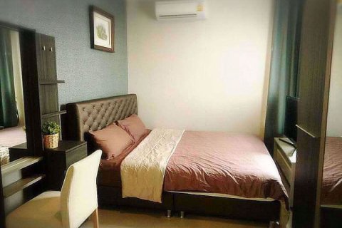 Condo in Huai Khwang, Bangkok, Thailand, 2 bedrooms № 77011 - photo 7