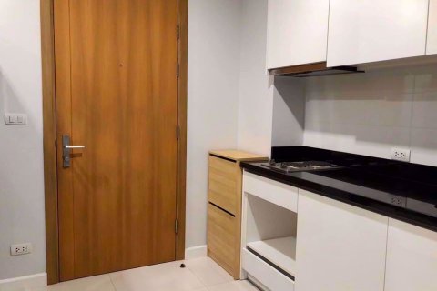 Condominio de 1 dormitorio en Watthana, Bangkok, Tailandia № 77012 - foto 3