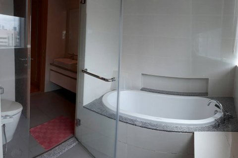 Condominio de 3 dormitorios en Bangkok, Tailandia № 144183 - foto 13