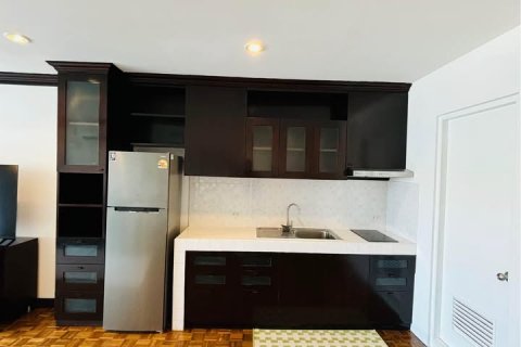 Condo in Khlong Toei, Bangkok, Thailand, 1 bedroom № 123926 - photo 8