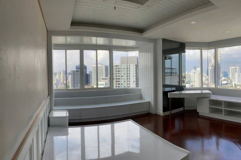 Condominio de 5 dormitorios en Watthana, Bangkok, Tailandia № 123925 - foto 18