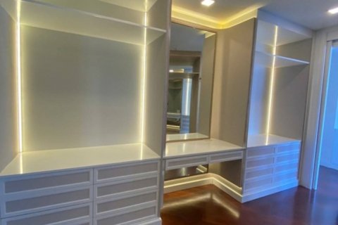 Condominio de 5 dormitorios en Watthana, Bangkok, Tailandia № 123925 - foto 16