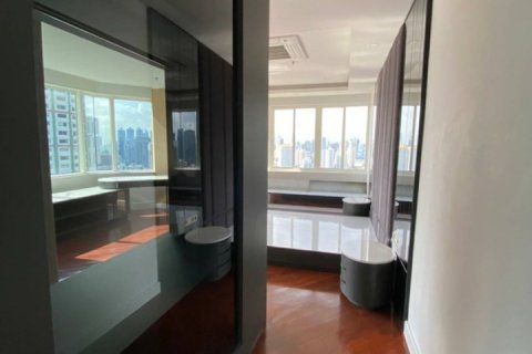 Condominio de 5 dormitorios en Watthana, Bangkok, Tailandia № 123925 - foto 4