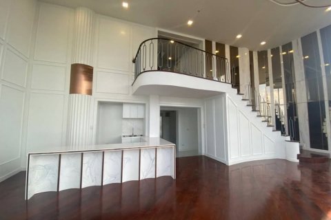 Condo in Watthana, Bangkok, Thailand, 5 bedrooms  № 123925