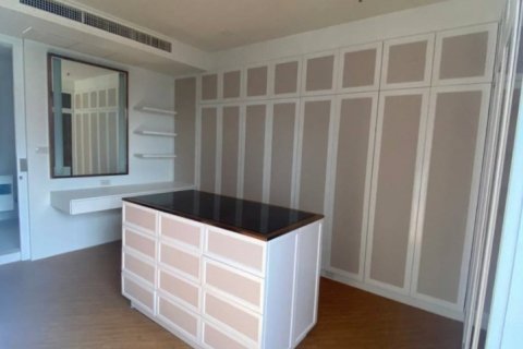 Condominio de 5 dormitorios en Watthana, Bangkok, Tailandia № 123925 - foto 13