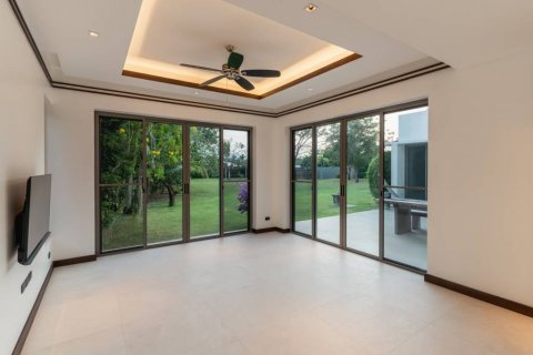 Chalet de 5 dormitorios en Phuket, Tailandia № 119772 - foto 7