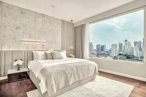 Condo in Bangkok, Thailand, 3 bedrooms № 133047 - photo 5