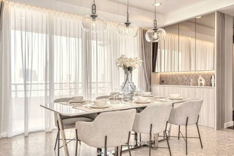 Condo in Bangkok, Thailand, 3 bedrooms № 133047 - photo 4