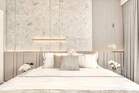 Condo in Bangkok, Thailand, 3 bedrooms № 133047 - photo 7