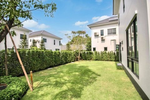 Casa de 5 dormitorios en Samut Prakan, Tailandia № 133049 - foto 4