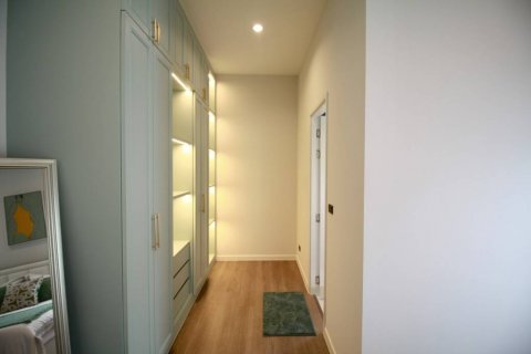 Casa de 5 dormitorios en Samut Prakan, Tailandia № 133049 - foto 10