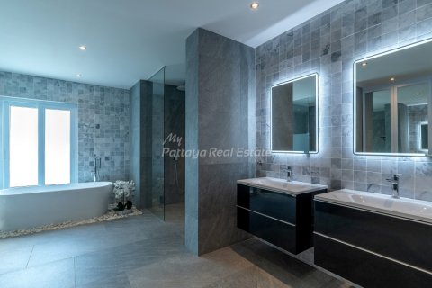 Casa de 6 dormitorios en Bang Lamung, Tailandia № 123449 - foto 18