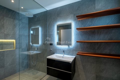 Casa de 6 dormitorios en Bang Lamung, Tailandia № 123449 - foto 21