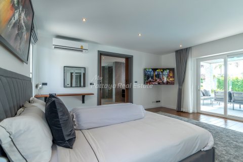 Casa de 6 dormitorios en Bang Lamung, Tailandia № 123449 - foto 17