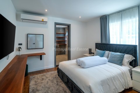 Casa de 6 dormitorios en Bang Lamung, Tailandia № 123449 - foto 25
