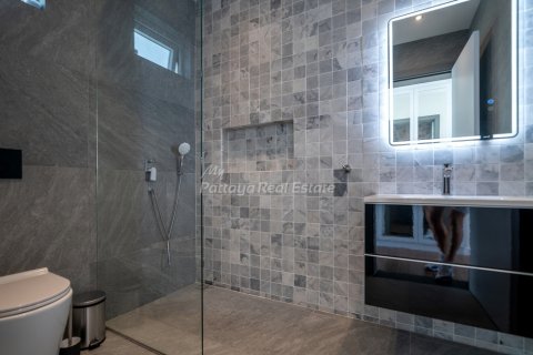 Casa de 6 dormitorios en Bang Lamung, Tailandia № 123449 - foto 24