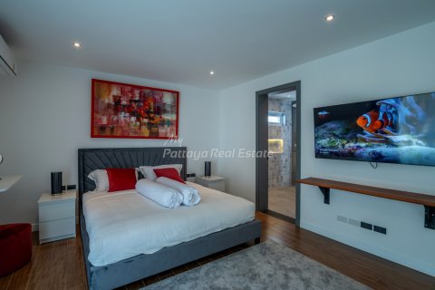 Casa de 6 dormitorios en Bang Lamung, Tailandia № 123449 - foto 19
