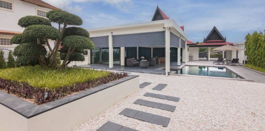 Chalet de 4 dormitorios en Pattaya, Tailandia № 132640