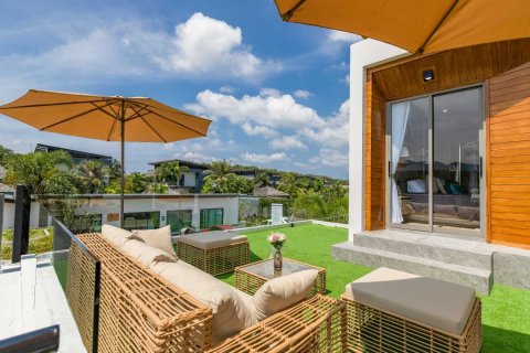 Casa de 3 dormitorios en Bang Tao, Tailandia № 84885 - foto 2