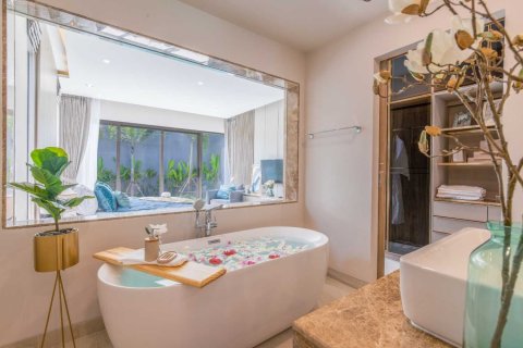 Casa de 3 dormitorios en Bang Tao, Tailandia № 84885 - foto 18
