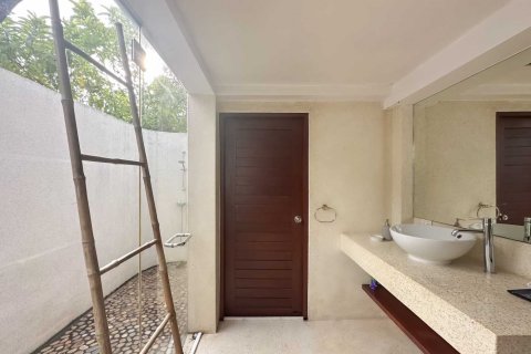 Casa de 3 dormitorios en Bang Tao, Tailandia № 84884 - foto 20