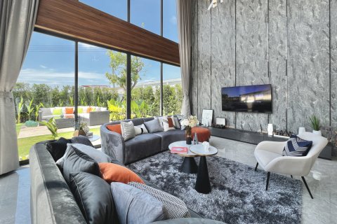 Chalet de 4 dormitorios en Jomtien Beach, Pattaya, Tailandia № 101451 - foto 9