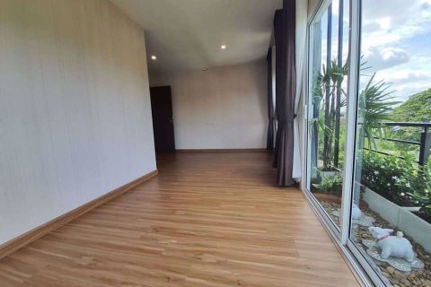 Casa de 5 dormitorios en Saphan Sung, Bangkok, Tailandia № 76025 - foto 4