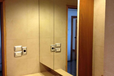 Condominio de 1 dormitorio en Watthana, Bangkok, Tailandia № 76030 - foto 6