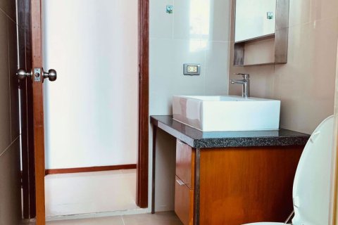Condominio de 1 dormitorio en Khlong San, Bangkok, Tailandia № 76026 - foto 9