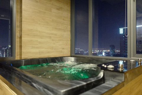 Condo à Bangkok, Thaïlande, 2 chambres  № 143103 - photo 17