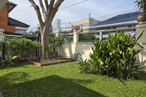 Terreno 600 m2 en Bangkok, Tailandia № 143101 - foto 2