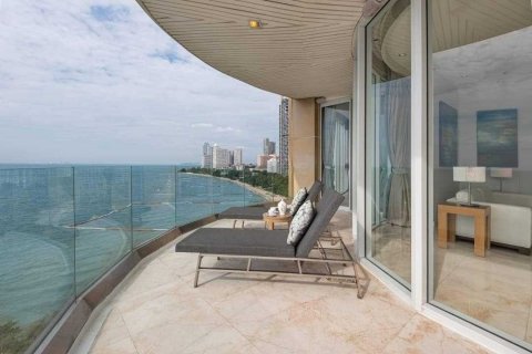 Condominio de 3 dormitorios en Chon Buri, Tailandia № 78913 - foto 2